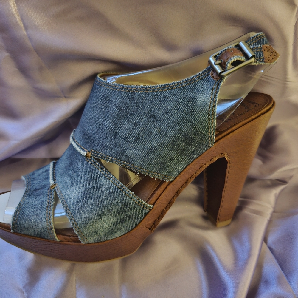 Lucky brand denim sandal size 10m